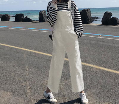 Γυναικείες ολόσωμες φόρμες τζιν με τσέπες - φαρδιά μοντέλο