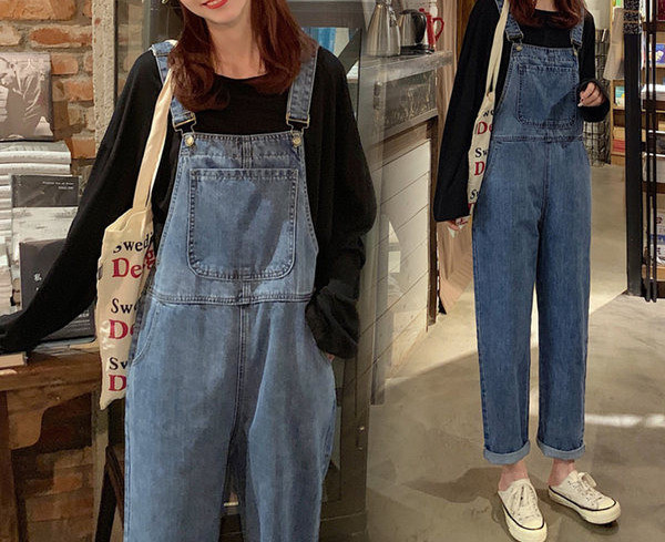 Salopeta de dama din denim cu bretele albastre