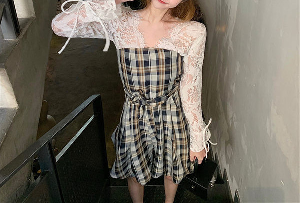 Salopeta dama in carouri cu centura - model scurt