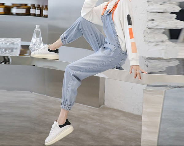 Salopetă de damă uni cu bretele colorate