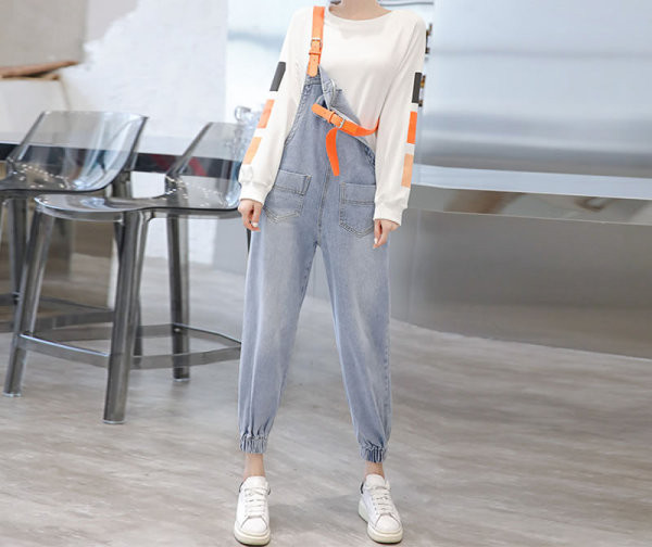 Salopetă de damă uni cu bretele colorate