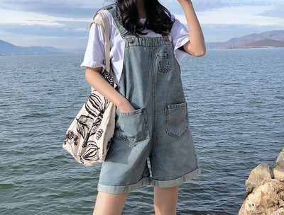 Salopeta de dama scurta din denim cu buzunare