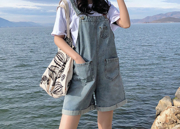 Salopeta de dama scurta din denim cu buzunare