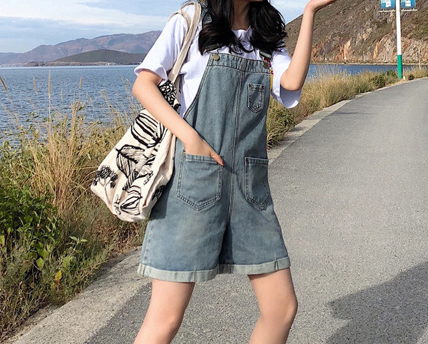 Salopeta de dama scurta din denim cu buzunare