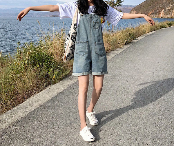 Salopeta de dama scurta din denim cu buzunare