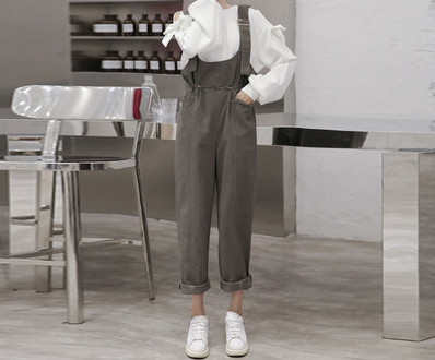 Salopetă elegantă de damă cu bretele model simplu și legături în talie