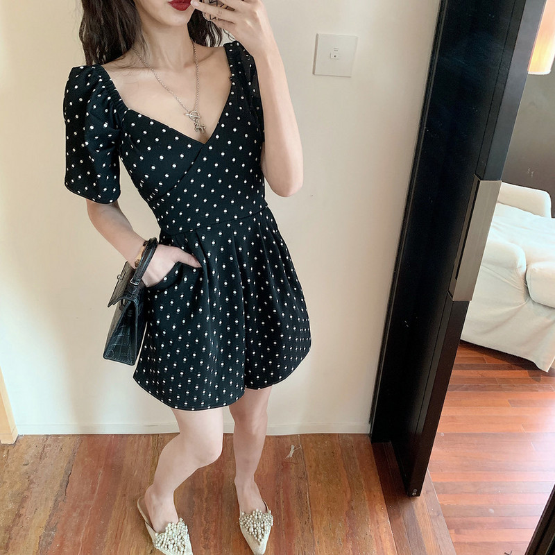 Γυναικεία μοντέρνα ολόσωμη  φόρμα με κοντά μανίκια