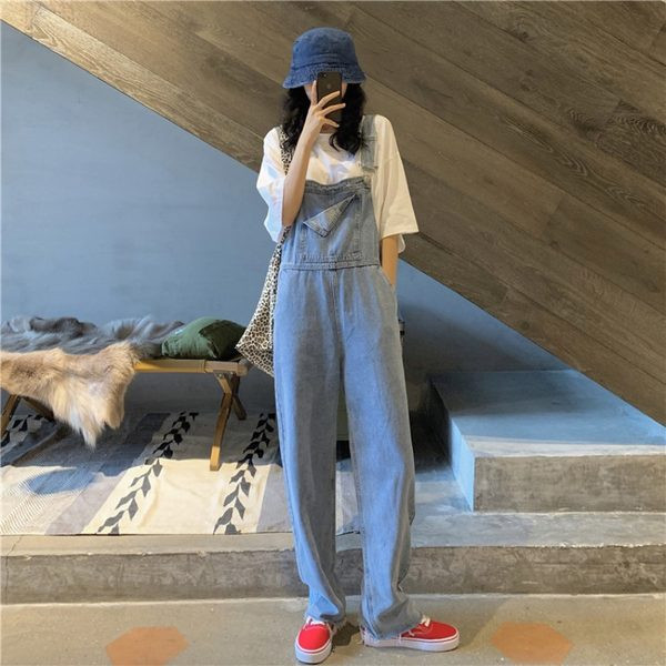 Novi model ženskog teksas kombinezona sa poderanim elementima