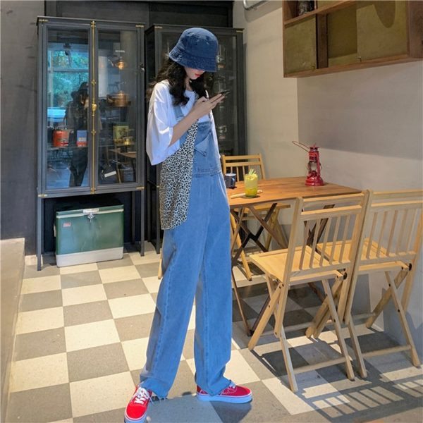 Novi model ženskog teksas kombinezona sa poderanim elementima