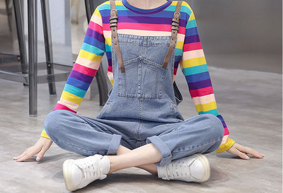 Set de dama doua modele-salopeta cu bretele si bluza multicolora cu maneca scurta si lunga