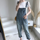 Ležerni kombinezon s gumbima i džepovima