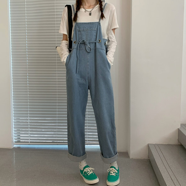 Γυναικείες ολόσωμες φόρμες τζιν με λεπτά τιραντάκια και φαρδύ μοντέλο