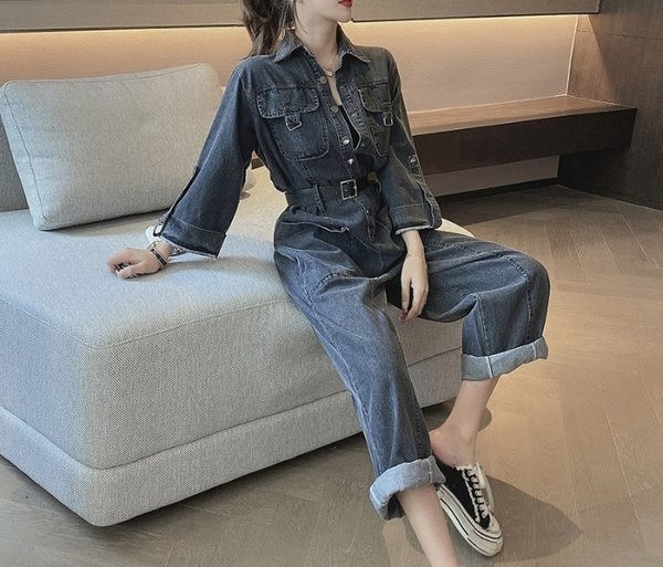 Salopeta de dama moderna cu centura si nasturi