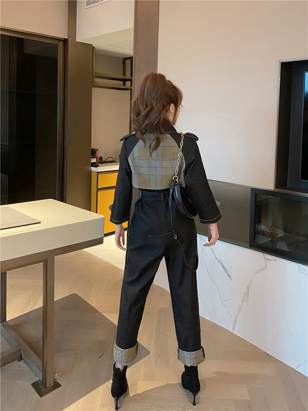 Salopeta lunga de dama cu nasturi si guler clasic