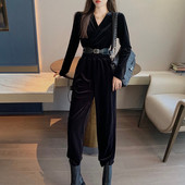 Γυναικεία casual βελούδινη φόρμα σε μαύρο χρώμα