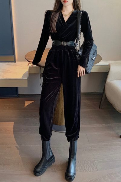 Γυναικεία casual βελούδινη φόρμα σε μαύρο χρώμα