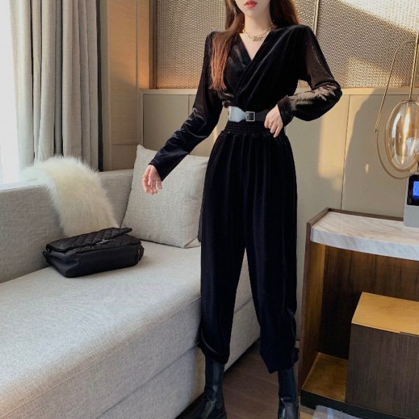 Γυναικεία casual βελούδινη φόρμα σε μαύρο χρώμα