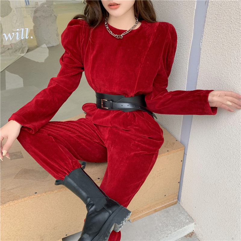 Salopeta de dama lunga din catifea cu curea