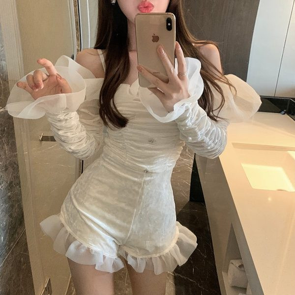 Salopeta de dama din catifea si tul de culoare alba