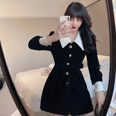 Salopeta scurta de dama cu guler si nasturi clasici