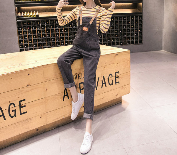 Salopeta casual de dama din denim cu bretele