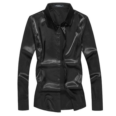 Cămașă modernă pentru bărbați cu un model clasic cu guler uni