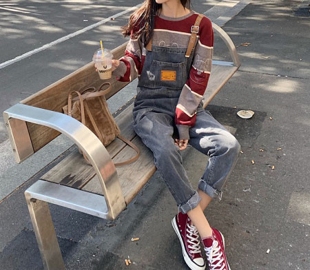 Salopeta de dama cu buzunare si emblema