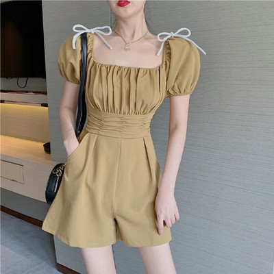 Salopetă modernă de damă cu decolteu pătrat