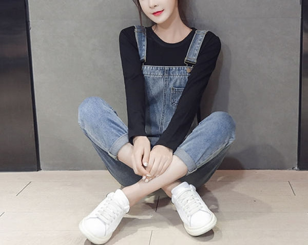 Γυναικείες casual τζιν φόρμες με τσέπες σε μπλε χρώμα