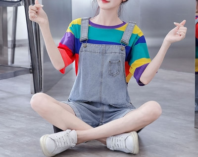 Salopeta de dama din denim cu buzunar potrivita pentru vara