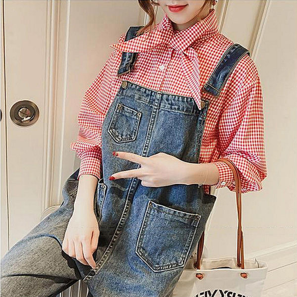 Salopete de dama actuale din denim cu motive rupte