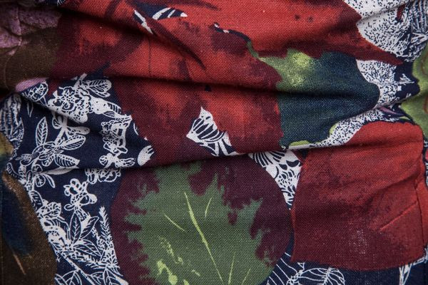 Cămașă de bărbați actuală cu model mulat cu nasturi