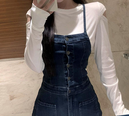 Μοντέρνα γυναικεία ολόσωμη φόρμα με τιραντάκια με κουμπιά 