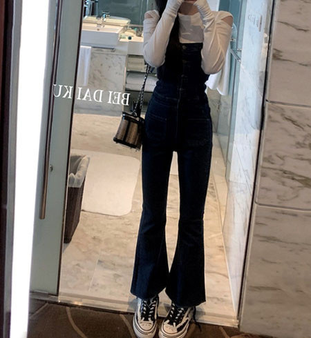 Μοντέρνα γυναικεία ολόσωμη φόρμα με τιραντάκια με κουμπιά 