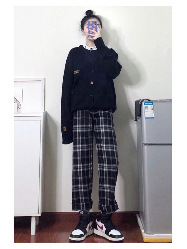 Pantaloni casual dama in carouri - model larg