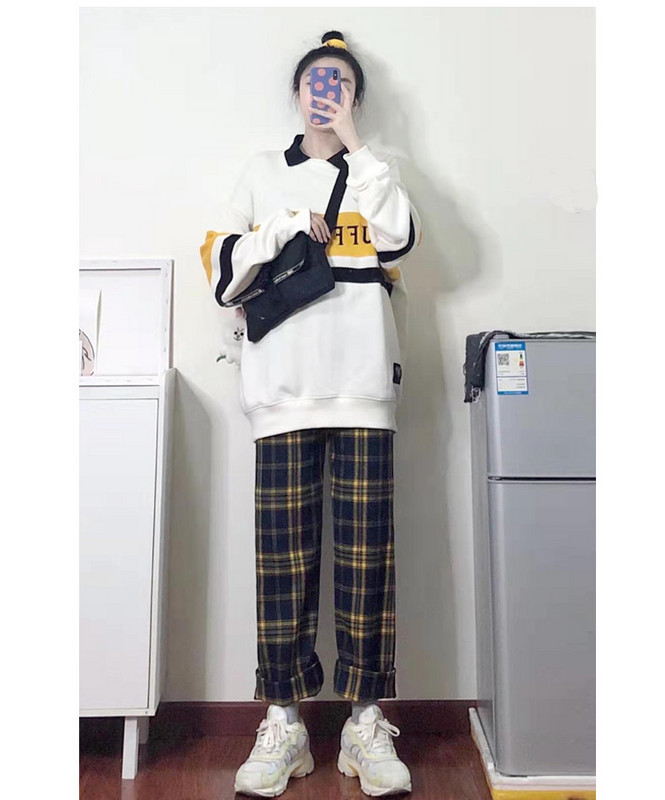 Pantaloni casual dama in carouri - model larg