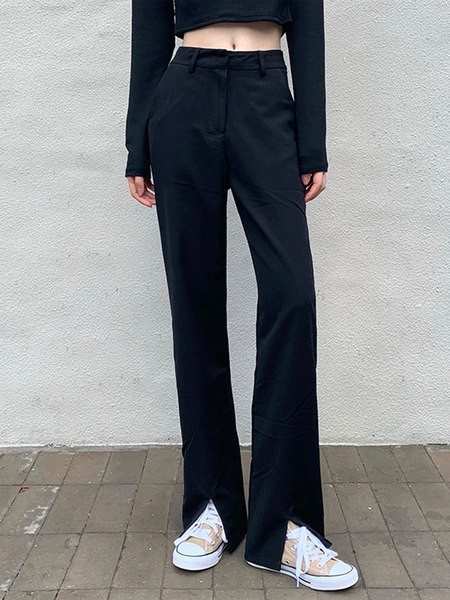 Pantaloni casual de damă cu fante în negru