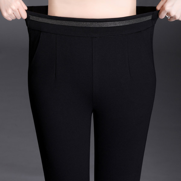 Нов модел дамски панталон в черен цвят