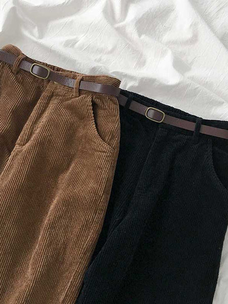 Pantaloni de dama moderni din catifea cu buzunare