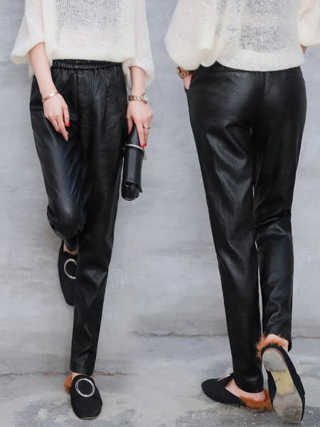 Нов модел дамски ежедневен панталон в черен цвят от еко кожа