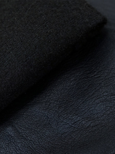 Нов модел дамски ежедневен панталон в черен цвят от еко кожа