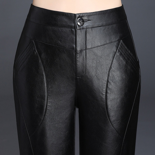 Madingos juodos moteriškos dirbtinės odos kelnės