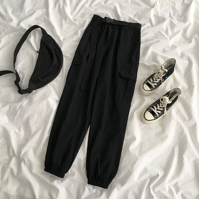 Pantaloni de dama cu curea si buzunare in patru culori