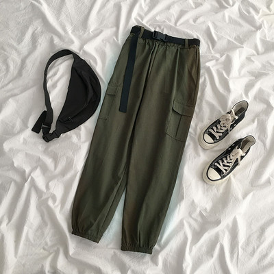 Pantaloni de dama cu curea si buzunare in patru culori