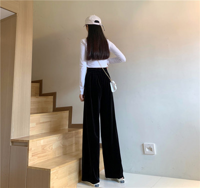 Tiesaus modelio moteriškos aksominės kelnės su kaklaraiščiais