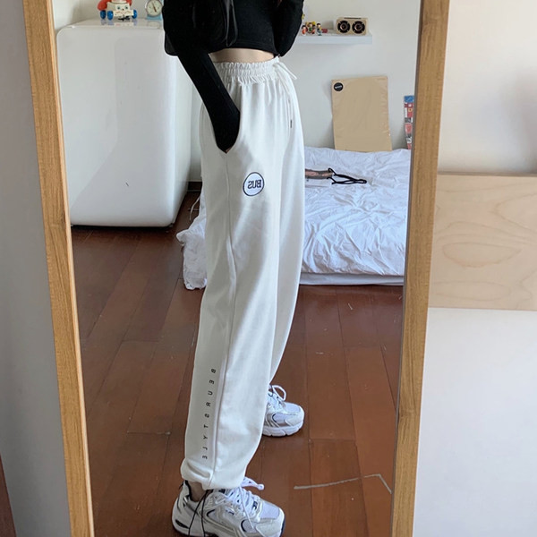 Ежедневен дамски панталон с бродерия 