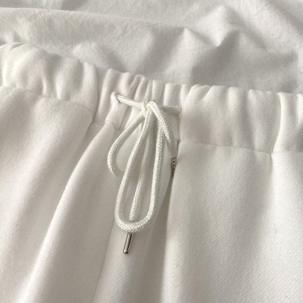 Pantaloni sport dama cu cravate si emblema