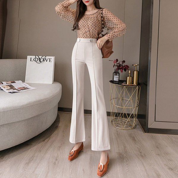 Aktualne ženske hlače s charleston gumbima