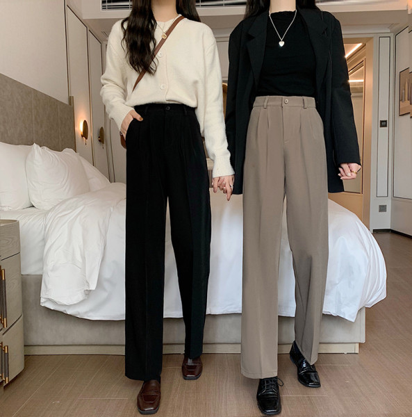 Прав дамски панталон с  висока талия и копче