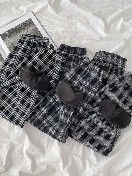 Дамски кариран панталон с ластична талия в черен цвят 